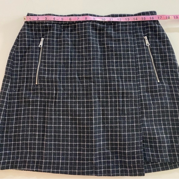 Banana Republic Plaid A Line Wrap Skirt - Picture 10 of 11